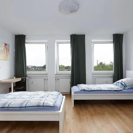 Apartment Stylish & Bright In Location