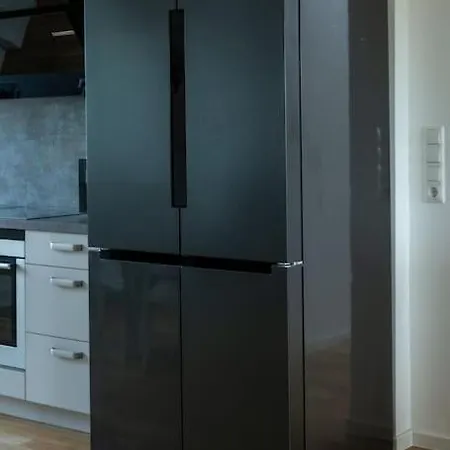 Stylish & Bright In Location Apartment Baunatal