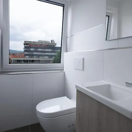 Stylish & Bright In Location バウナタール