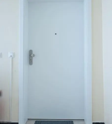 Stylish & Bright In Location